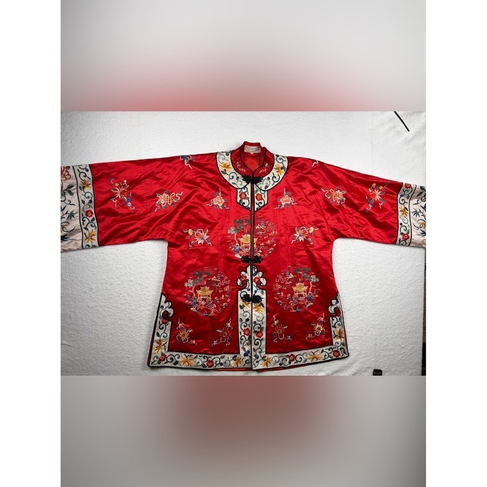 vintage 1960's Bai‎ hua Chinese red silk  short surcoat style robe